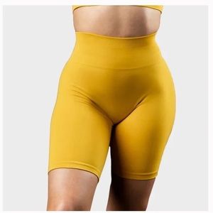 Alphalete Amplify Biker Shorts in Golden Hour - OG - New